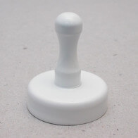 Magnetknapp m/grepp – vitlackerad metall